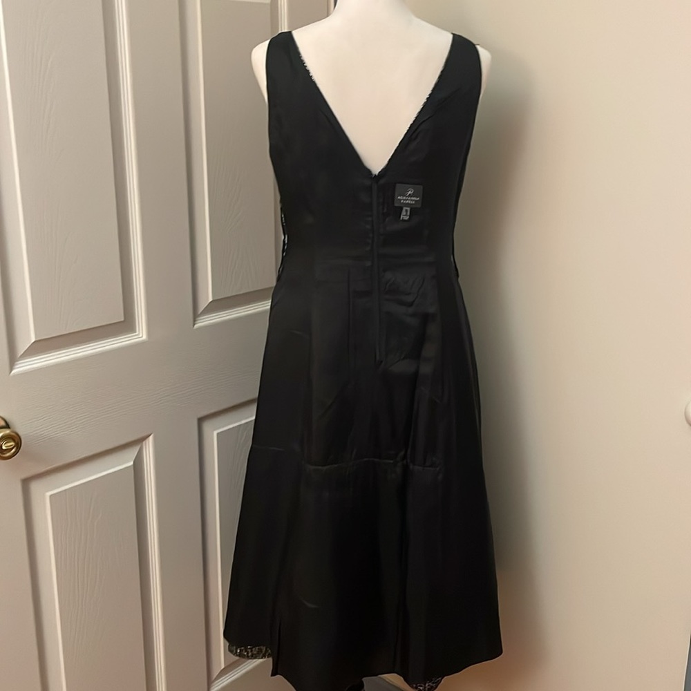 Dress - Picture 7 of 8